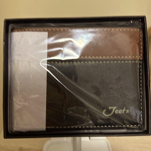 Jeetz Hand Crafted multicolor wallet - Picture 12 of 13